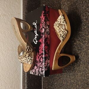 Qupid "Jasmin" Summer Light Tan Leopard Print & Cork/Wood Open Heel Sandals